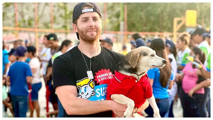 Mayer y Tina son inseparables.