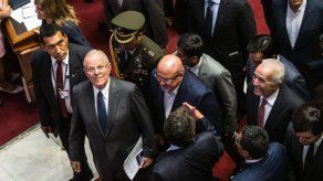Mandatario de Perú es urgido por diversos sectores a reformar su gobierno