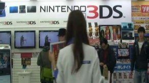 Consola portátil Nintendo en 3-D sale a la venta en Japón