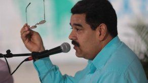 Oposición venezolana realiza cabildo abierto en apoyo a revocatorio