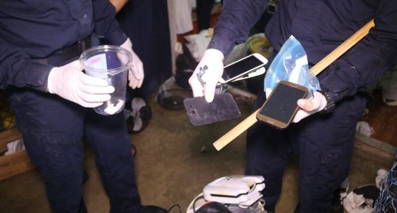 Decomisan armas, drogas, celulares y hasta un sello penitenciario en requisa en La Joya