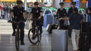 Reportan amenaza contra avión en aeropuerto de Los Ángeles