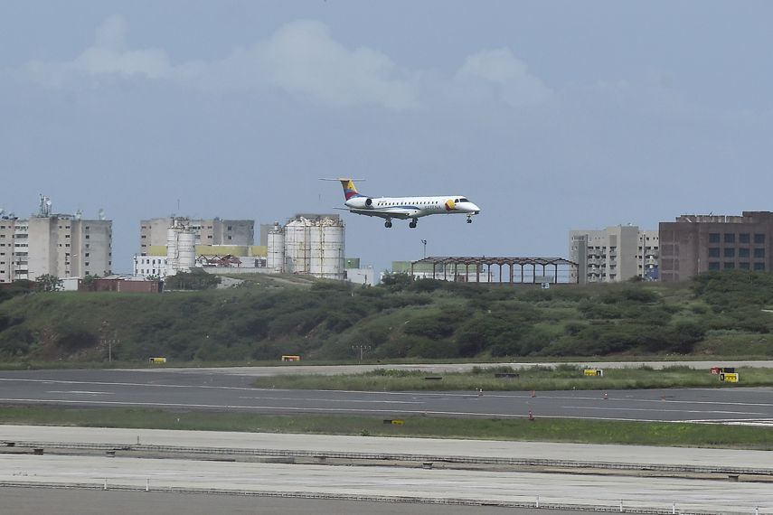 Venezuela cierra el espacio aéreo con Colombia