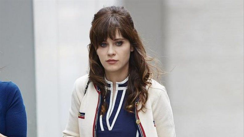 Zooey Deschanel exhibe su lado misterioso