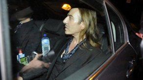 Francia le retira la legión de honor al modisto John Galliano