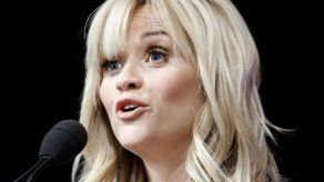 Witherspoon alerta a sus hijos sobre violencia doméstica