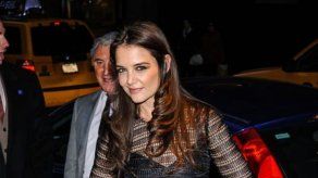 Katie Holmes no quita ojo a su compañero de rodaje