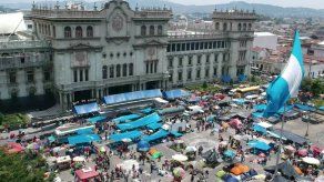 Maestros guatemaltecos presionan al gobierno por cumplimiento pacto trabajo
