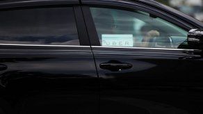 Bebe nace en asiento trasero de auto Uber en túnel Lincoln