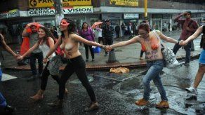 Estudiantes se desnudan en Colombia por la educación pública