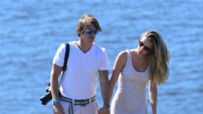 Carlos Baute y Astrid Klisans disfrutan del aire puro de Letonia