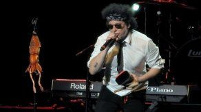 Calamaro arremete contra el novio de su ex en Twitter