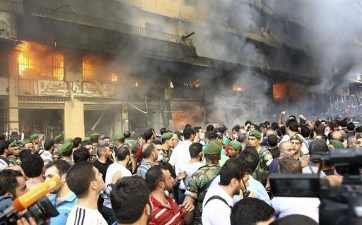 Atentado con coche bomba golpea Beirut y deja 20 muertos