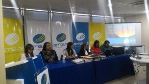 Etesa retira sobres con precio de referencia y propuestas de la Cuarta Línea de Transmisión Eléctrica