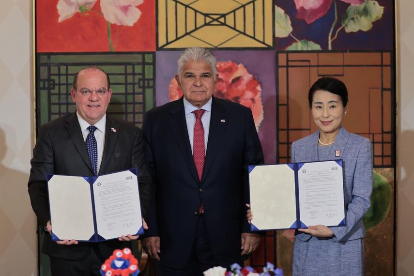 Panamá y Japón firman acuerdo para impulsar el comercio y la inversión.