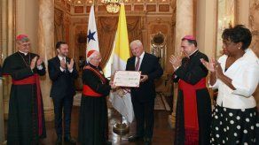 Martinelli condecoró a Cardenal Antonio Cañizales