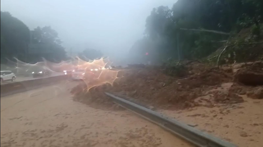 ENA informa de un deslave en el puente de Patacón en dirección a Albrook.
