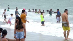 Panameños gozan de las playas de Coclé en fiestas patrias