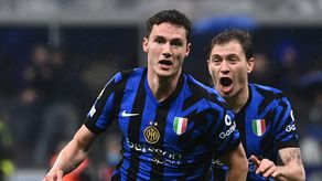 El francés Benjamin Pavard se une al Olympique de Marsella, equipo de Michael Amir Murillo.