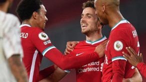Liverpool vence 3-1 al Arsenal y se suma al grupo de cabeza