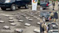 El policía viajaba en un pick up con doble fondo, donde había más de 100 paquetes de droga. El policía viajaba en un pick up con doble fondo, donde había más de 100 paquetes de droga.