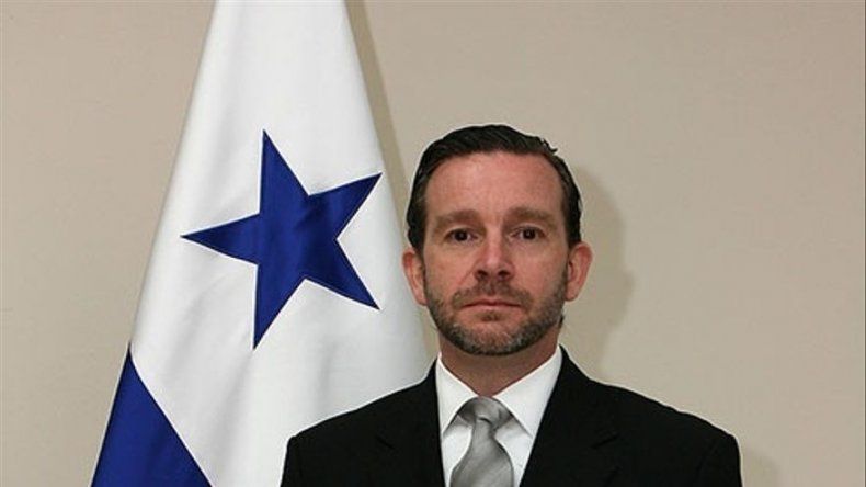 Canciller panameño: Las relaciones con España van más allá de un contrato