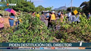 Padres denuncian malos manejos en escuela de El Cortezo