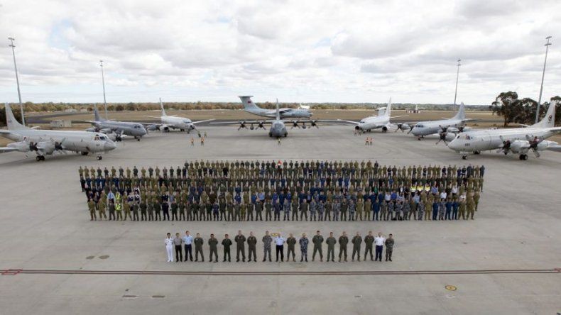 Revisan posible trayectoria de avión perdido