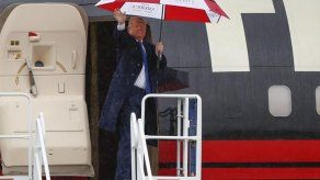 Trump insiste en que no hubo heridos en sus actos y amenaza a Sanders