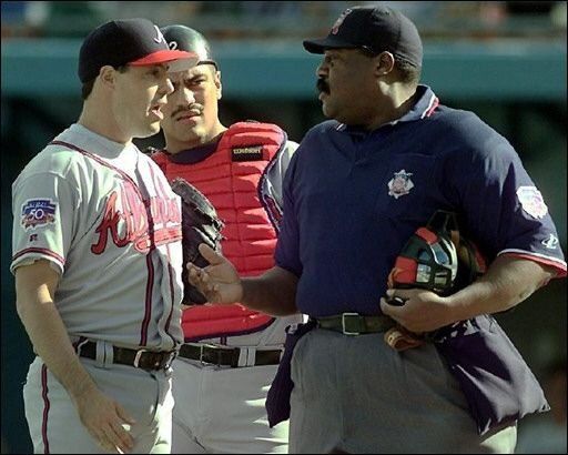 Dodgers refuerzan su pitcheo con el veterano Maddux
