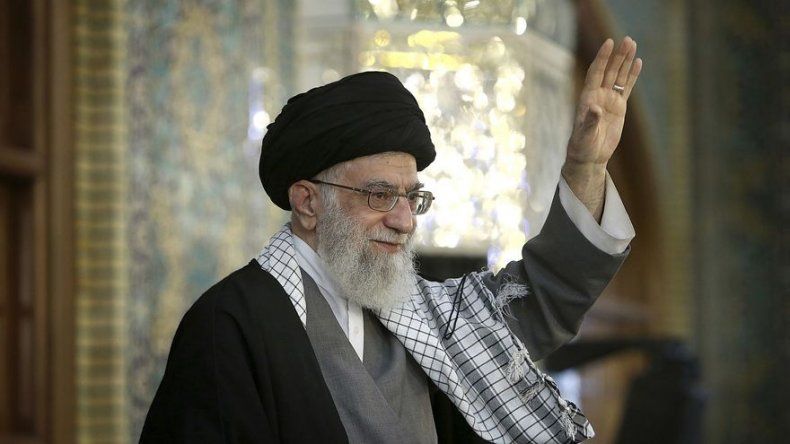 Irán: Ayatolá Jamenei exhorta a votantes a salir a las urnas
