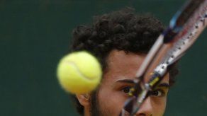 Tenista se niega a estrechar mano de su rival en Francia