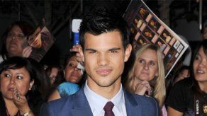 Taylor Lautner y Raina Lawson son pareja