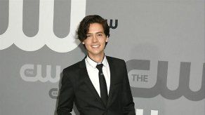 Cole Sprouse es así de atractivo sin necesidad de Photoshop