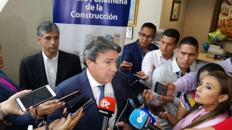 Arosemena reconoce que comentario sobre estado de las calles fue “una reacción negativa”