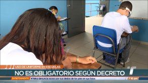 ¿Cómo se manejará el uso obligatorio de uniformes en escuelas privadas?