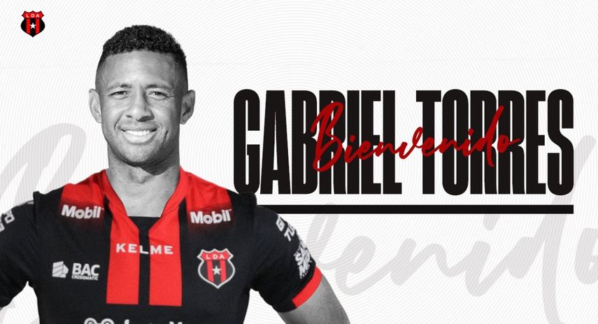 Gabriel Torres firma con Alajuelense de Costa Rica
