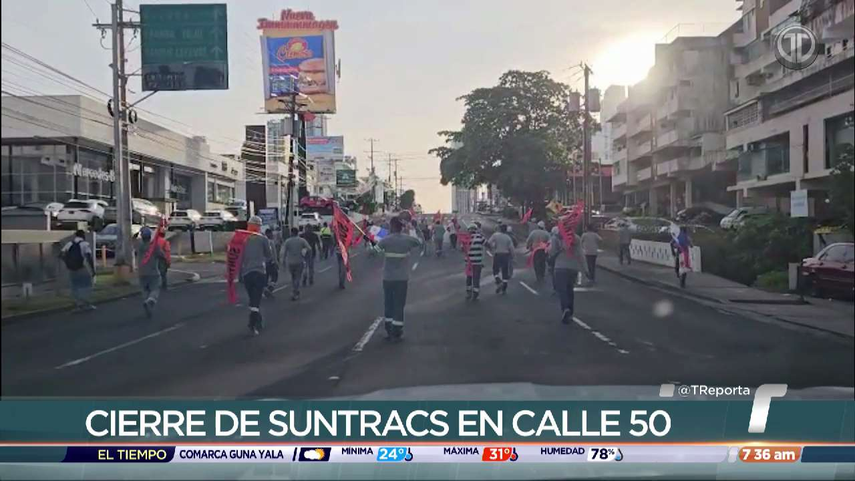 Obreros de la construcción realizan marcha y cierres