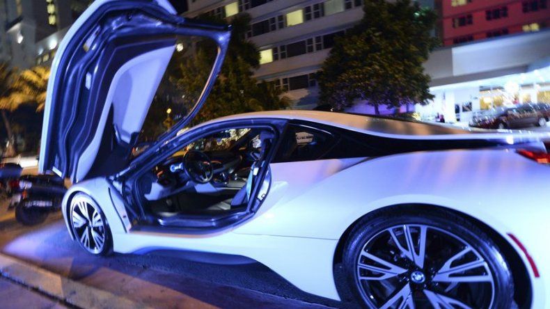 Corte Suprema india prohíbe venta de coches de lujo con diésel en Delhi