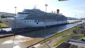 Transita el primer crucero de la temporada por el Canal de Panamá