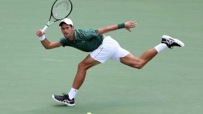 Serbio Djokovic abre con buen paso el Masters 1000 de Toronto