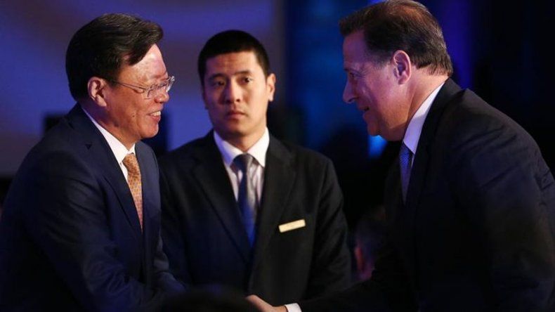 Varela intenta atraer empresarios chinos a Panamá en su tercer día en Pekín