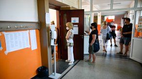 Para estas nuevas elecciones se instalaron máquinas de votación en la mayoría de los colegios electorales con el fin de limitar el fraude.