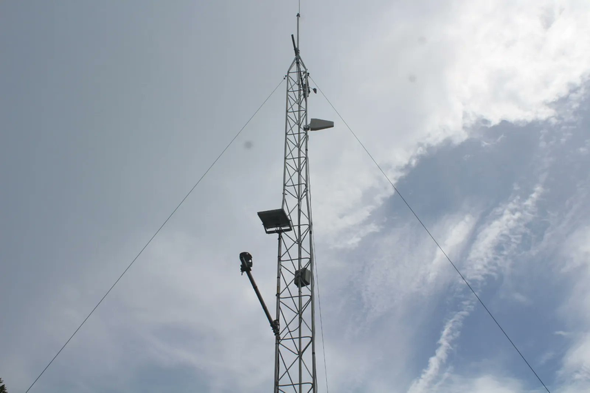 Instalan en Coiba la primera torre meteorológica.