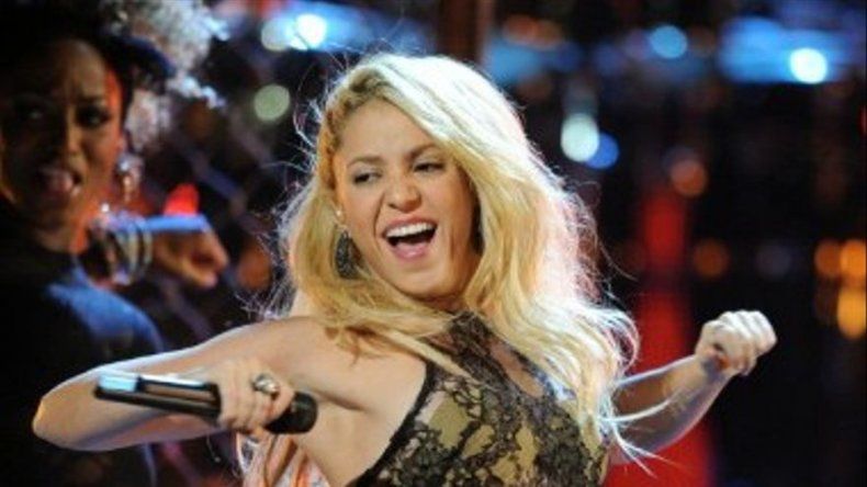 Video: Shakira lanza En vivo desde París