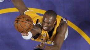 Spurs esperan vencer a Lakers en casa y reducir déficit