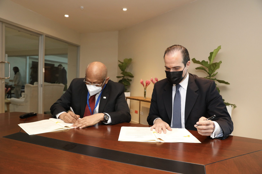 El 18 de mayo del 2022, El Ministro de Economía y Finanzas de Panamá, Héctor Alexander, y el Presidente del BID, Mauricio Claver-Carone, firmando otro contrato de préstamo por $60 millones de dólares para impulsar la transformación digital de la gestión y de los servicios públicos en el país.