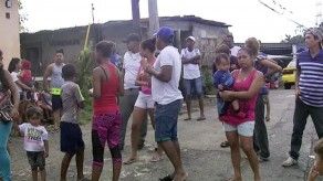 Invasores de tierra en Belisario Frías molestos por corte de servicio eléctrico