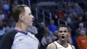 Westbrook y Anthony ayudan en triunfo del Thunder