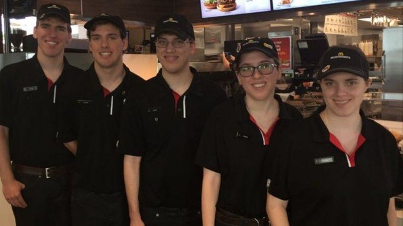 Quintillizos trabajan en el mismo McDonalds en Michigan